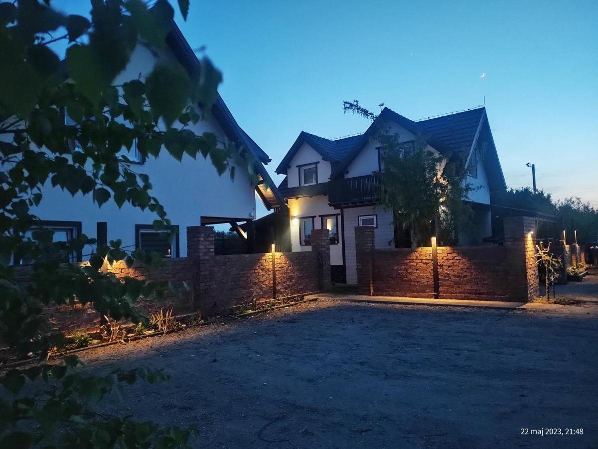 Domek Parterowy Apartamentowy Ostoja Rewal Dış mekan fotoğraf